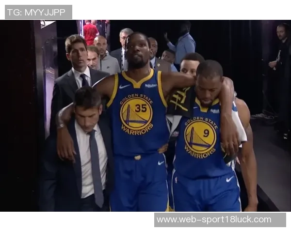 场均20分却无哨声09届双雄命运迥异詹杜科接近现役球员默默观望 场均20分却无哨声09届双雄命运迥异詹杜科接近现役球员默默观望